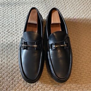 Salvatore Ferragamo Men’s Memphis Loafers Black Calfskin Size 9.5 EE Like New
